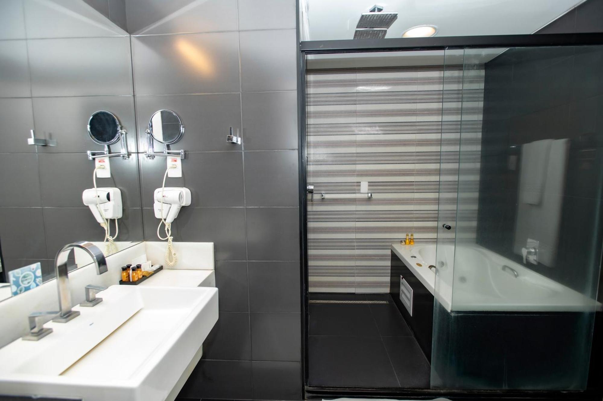 Delmond Hotel Cuiaba  Ngoại thất bức ảnh